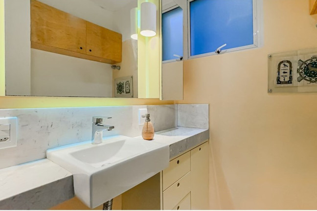 Imagem Imóvel com 4 Quartos à Venda, 190 m² em Rio Branco - Porto Alegre