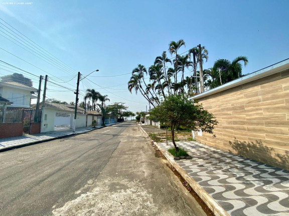 Imagem Casa com 4 Quartos à Venda, 173 m² em Solemar - Praia Grande Imagem Casa com 4 Quartos à Venda, 173 m² em Solemar - Praia Grande