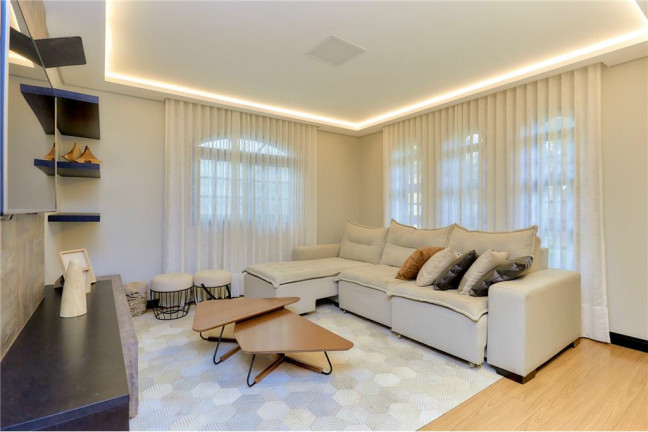 Imagem Casa com 3 Quartos à Venda, 189 m² em Barreirinha - Curitiba Imagem Casa com 3 Quartos à Venda, 189 m² em Barreirinha - Curitiba
