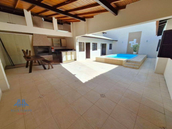 Imagem Casa com 3 Quartos à Venda, 195 m² em Itacorubi - Florianópolis Imagem Casa com 3 Quartos à Venda, 195 m² em Itacorubi - Florianópolis