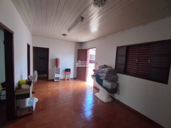 Imagem Casa com 4 Quartos à Venda, 350 m² em São Benedito - Uberaba Imagem Casa com 4 Quartos à Venda, 350 m² em São Benedito - Uberaba