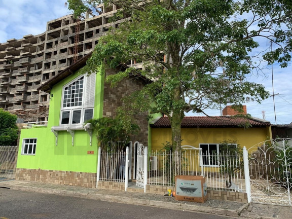 Casa com 4 Quartos à Venda,  em Atalaia - Ananindeua