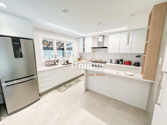 Imagem Casa com 6 Quartos à Venda, 600 m² em Ferradura - Armação Dos Búzios Imagem Casa com 6 Quartos à Venda, 600 m² em Ferradura - Armação Dos Búzios