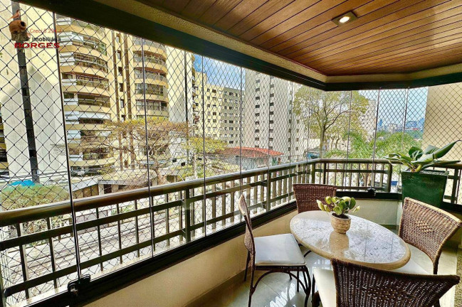 Imagem Apartamento com 3 Quartos à Venda, 138 m² em Moema - São Paulo