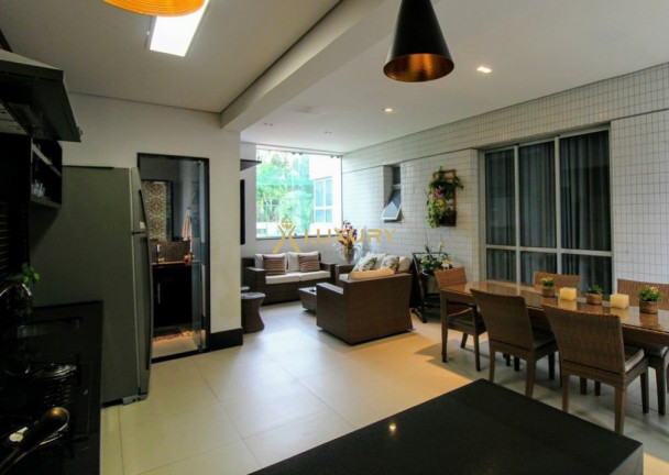 Imagem Imóvel com 4 Quartos à Venda, 320 m² em Belvedere - Belo Horizonte Imagem Imóvel com 4 Quartos à Venda, 320 m² em Belvedere - Belo Horizonte