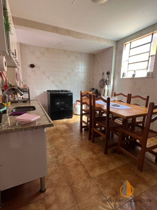 Imagem Casa com 7 Quartos à Venda, 531 m² em Gradim - São Gonçalo Imagem Casa com 7 Quartos à Venda, 531 m² em Gradim - São Gonçalo
