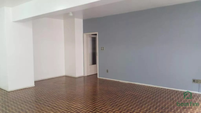 Imagem Apartamento com 2 Quartos para Alugar, 138 m² em Centro Histórico - Porto Alegre Imagem Apartamento com 2 Quartos para Alugar, 138 m² em Centro Histórico - Porto Alegre