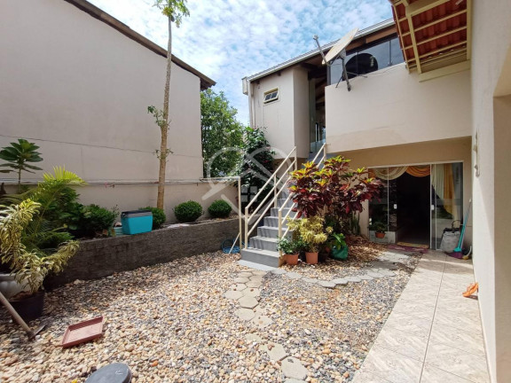 Imagem Casa com 3 Quartos à Venda, 375 m² Imagem Casa com 3 Quartos à Venda, 375 m²