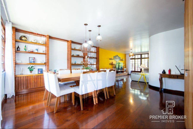 Imagem Casa com 4 Quartos à Venda, 182 m² em Alto - Teresópolis Imagem Casa com 4 Quartos à Venda, 182 m² em Alto - Teresópolis