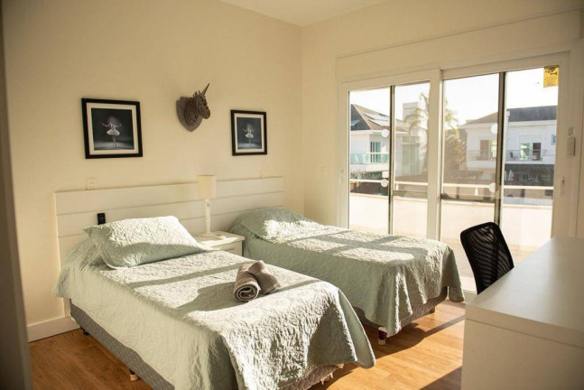 Imagem Casa com 4 Quartos à Venda, 436 m² em Jurerê - Florianópolis Imagem Casa com 4 Quartos à Venda, 436 m² em Jurerê - Florianópolis