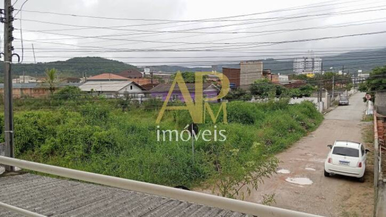 Imagem Casa com 6 Quartos à Venda, 200 m² em Praia João Rosa - Biguaçu Imagem Casa com 6 Quartos à Venda, 200 m² em Praia João Rosa - Biguaçu