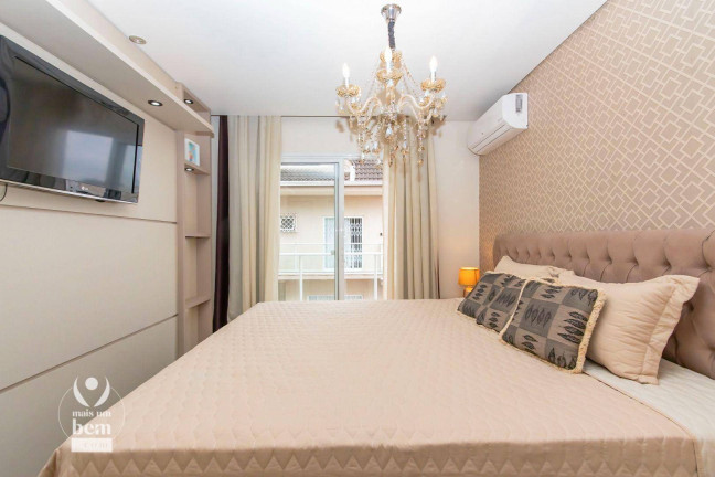 Imagem Sobrado com 3 Quartos à Venda, 160 m² em Xaxim - Curitiba