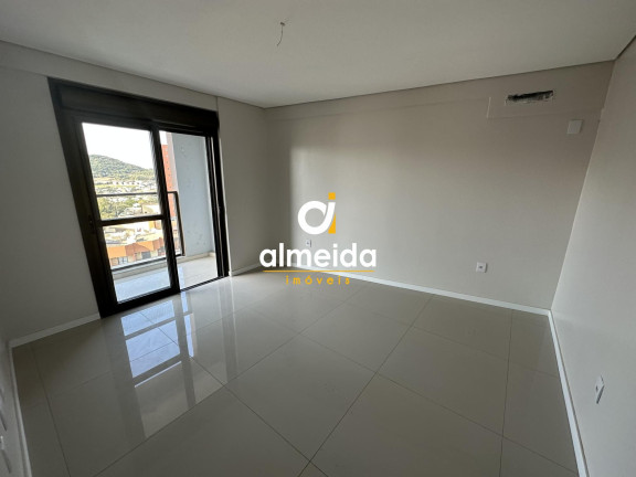 Imagem Cobertura com 3 Quartos à Venda, 190 m² em Nossa Senhora Medianeira - Santa Maria Imagem Cobertura com 3 Quartos à Venda, 190 m² em Nossa Senhora Medianeira - Santa Maria