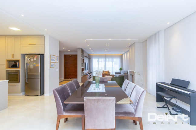 Imagem Casa com 3 Quartos à Venda, 398 m² em Uberaba - Curitiba Imagem Casa com 3 Quartos à Venda, 398 m² em Uberaba - Curitiba