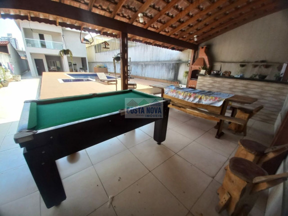 Imagem Casa com 3 Quartos à Venda, 300 m²