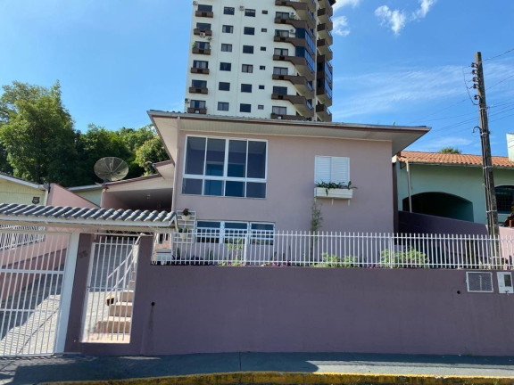 Imagem Casa com 3 Quartos à Venda, 137 m² em Centro - Concórdia Imagem Casa com 3 Quartos à Venda, 137 m² em Centro - Concórdia