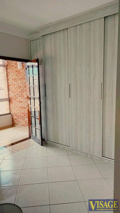Imagem Casa com 3 Quartos à Venda, em Centro - Jacareí Imagem Casa com 3 Quartos à Venda, em Centro - Jacareí
