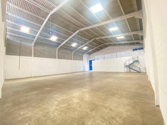 Imagem Galpão para Alugar, 630 m² em Jardim Santa Marta (fazendinha) - Santana De Parnaíba