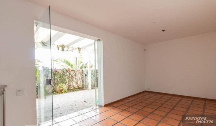 Imagem Casa com 3 Quartos à Venda ou Locação, 217 m² em Sumaré - São Paulo Imagem Casa com 3 Quartos à Venda ou Locação, 217 m² em Sumaré - São Paulo