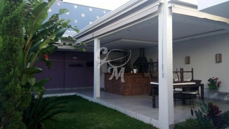 Imagem Casa com 3 Quartos à Venda, 275 m² em Horto Santo Antonio - Jundiaí Imagem Casa com 3 Quartos à Venda, 275 m² em Horto Santo Antonio - Jundiaí