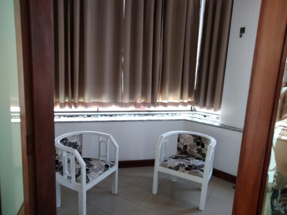 Imagem Casa de Condomínio com 4 Quartos à Venda, 366 m²