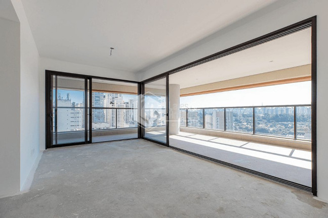 Apartamento com 3 Quartos à Venda, 153 m² em Moema - São Paulo