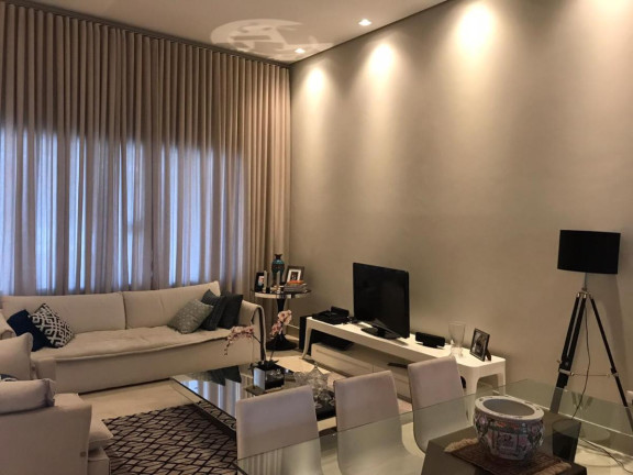 Imagem Casa com 4 Quartos à Venda, 224 m² em Esperança - Londrina