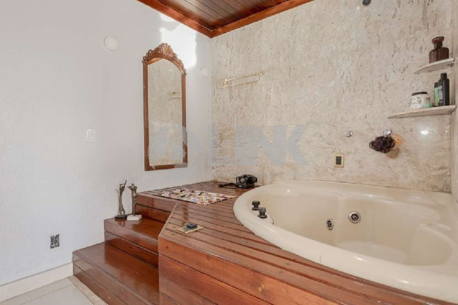 Imagem Imóvel com 3 Quartos à Venda, 150 m² em Menino Deus - Porto Alegre