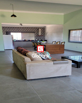 Imagem Imóvel com 3 Quartos à Venda, 225 m² em Pirapora - Montes Claros Imagem Imóvel com 3 Quartos à Venda, 225 m² em Pirapora - Montes Claros