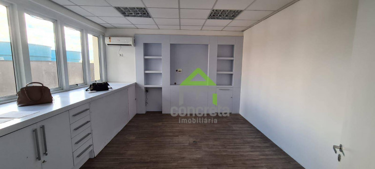 Imagem Sala Comercial à Venda, 80 m² em Granja Viana - Cotia Imagem Sala Comercial à Venda, 80 m² em Granja Viana - Cotia