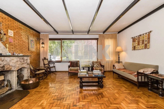 Imagem Casa com 3 Quartos à Venda, 250 m² em Três Figueiras - Porto Alegre