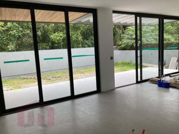 Imagem Imóvel com 3 Quartos à Venda, 295 m²