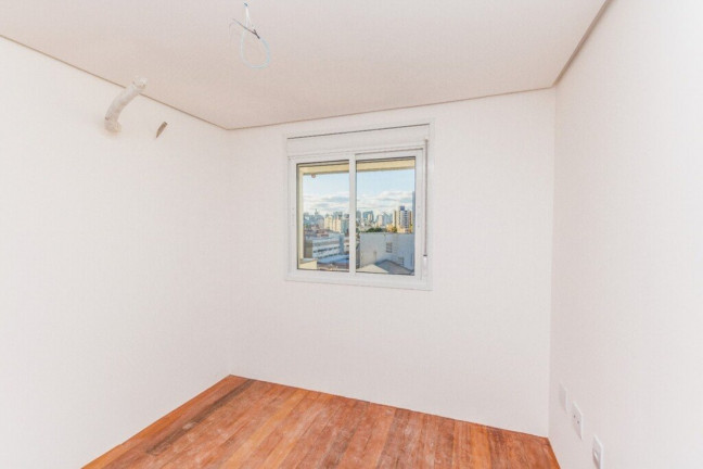 Imagem Imóvel com 2 Quartos à Venda, 71 m² em Menino Deus - Porto Alegre Imagem Imóvel com 2 Quartos à Venda, 71 m² em Menino Deus - Porto Alegre