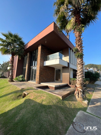 Casa de Condomínio com 3 Quartos à Venda, 735 m² em Cacupé - Florianópolis