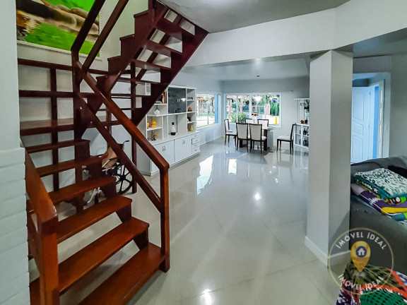 Imagem Imóvel com 3 Quartos à Venda, 235 m² em São Lucas - Viamão