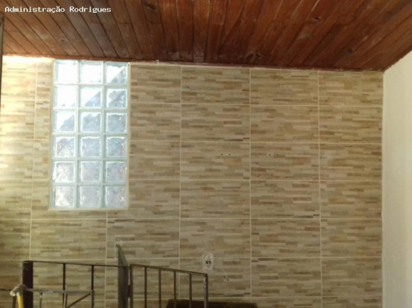 Imagem Casa com 1 Quarto para Alugar, em Palácio - Niterói Imagem Casa com 1 Quarto para Alugar, em Palácio - Niterói