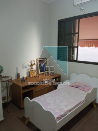 Imagem Casa com 3 Quartos à Venda, 130 m² em Castelo Branco - Ribeirão Preto Imagem Casa com 3 Quartos à Venda, 130 m² em Castelo Branco - Ribeirão Preto