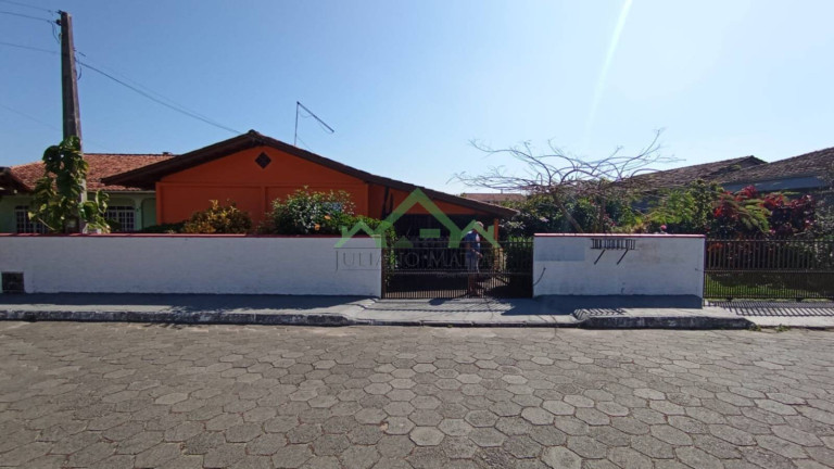 Imagem Casa com 3 Quartos à Venda, 822 m² em Centro - Balneário Barra Do Sul