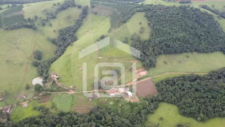 Imagem Imóvel com 4 Quartos à Venda, 120 m² em Santana De Caldas - Caldas Imagem Imóvel com 4 Quartos à Venda, 120 m² em Santana De Caldas - Caldas