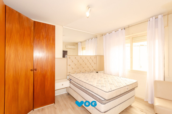 Imagem Imóvel com 2 Quartos à Venda, 72 m² em Santa Cecília - Porto Alegre