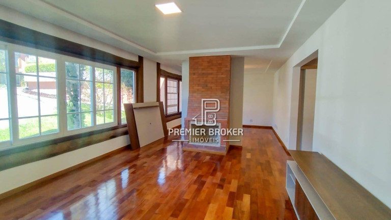 Casa com 4 Quartos à Venda, 263 m² em Iucas - Teresópolis