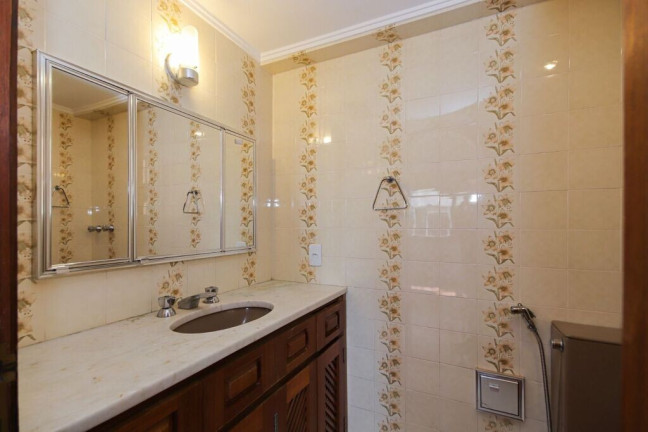 Imagem Apartamento com 3 Quartos à Venda, 155 m² em Menino Deus - Porto Alegre Imagem Apartamento com 3 Quartos à Venda, 155 m² em Menino Deus - Porto Alegre