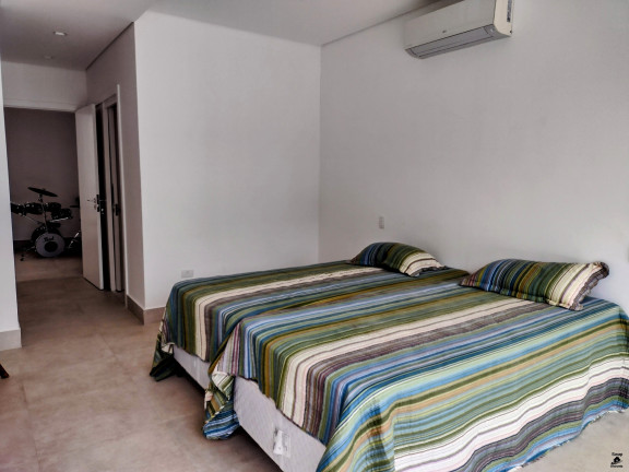 Imagem Casa com 7 Quartos à Venda, em Riviera - Bertioga Imagem Casa com 7 Quartos à Venda, em Riviera - Bertioga