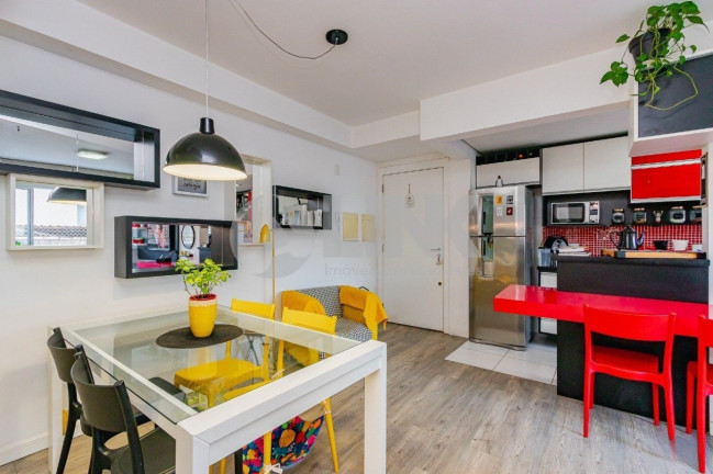 Imagem Apartamento com 2 Quartos à Venda, 58 m² em Passo Da Areia - Porto Alegre