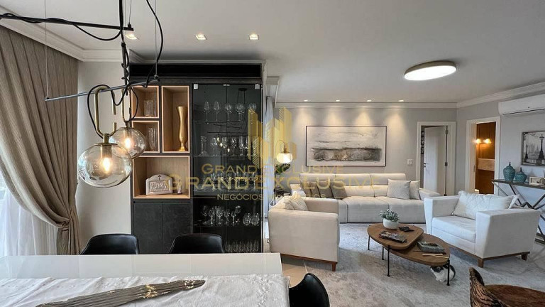Imagem Apartamento com 3 Quartos à Venda, 140 m² em Centro - Balneário Camboriú Imagem Apartamento com 3 Quartos à Venda, 140 m² em Centro - Balneário Camboriú