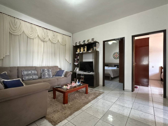 Imagem Casa com 4 Quartos à Venda, 220 m² em Centro - Balneário Barra Do Sul Imagem Casa com 4 Quartos à Venda, 220 m² em Centro - Balneário Barra Do Sul