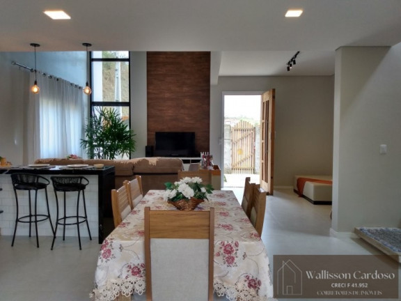 Imagem Casa com 3 Quartos à Venda, 410 m² em São Francisco De Assis - Camboriú Imagem Casa com 3 Quartos à Venda, 410 m² em São Francisco De Assis - Camboriú