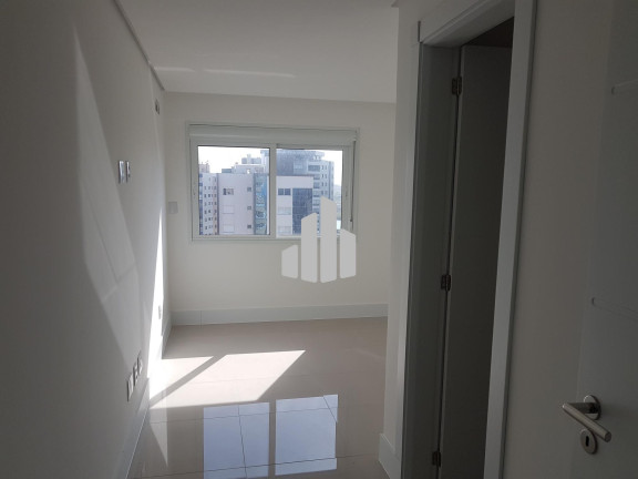 Imagem Apartamento com 4 Quartos à Venda, 220 m² em Praia Grande - Torres