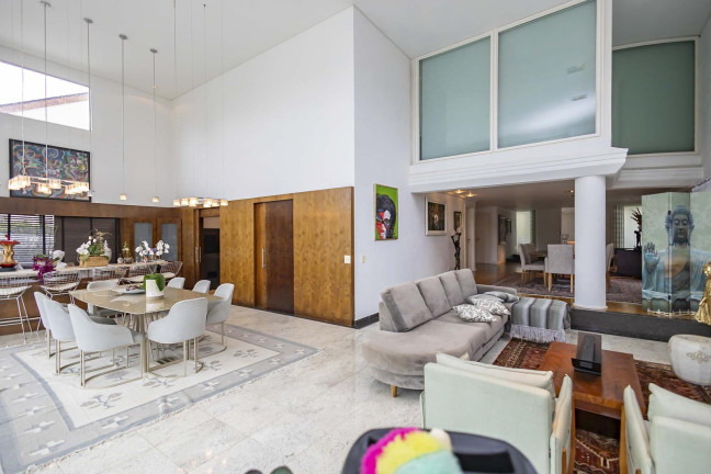 Imagem Casa com 3 Quartos para Alugar, 461 m² em Vista Alegre - Curitiba Imagem Casa com 3 Quartos para Alugar, 461 m² em Vista Alegre - Curitiba