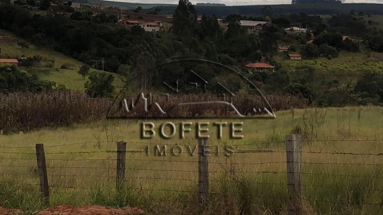 Imagem Imóvel com 1 Quarto à Venda, 10.000 m² em Vale Verde - Bofete Imagem Imóvel com 1 Quarto à Venda, 10.000 m² em Vale Verde - Bofete